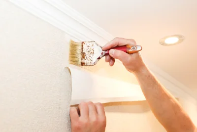 Pose de papier peint à Soustelle — revêtements muraux et toiles de verre